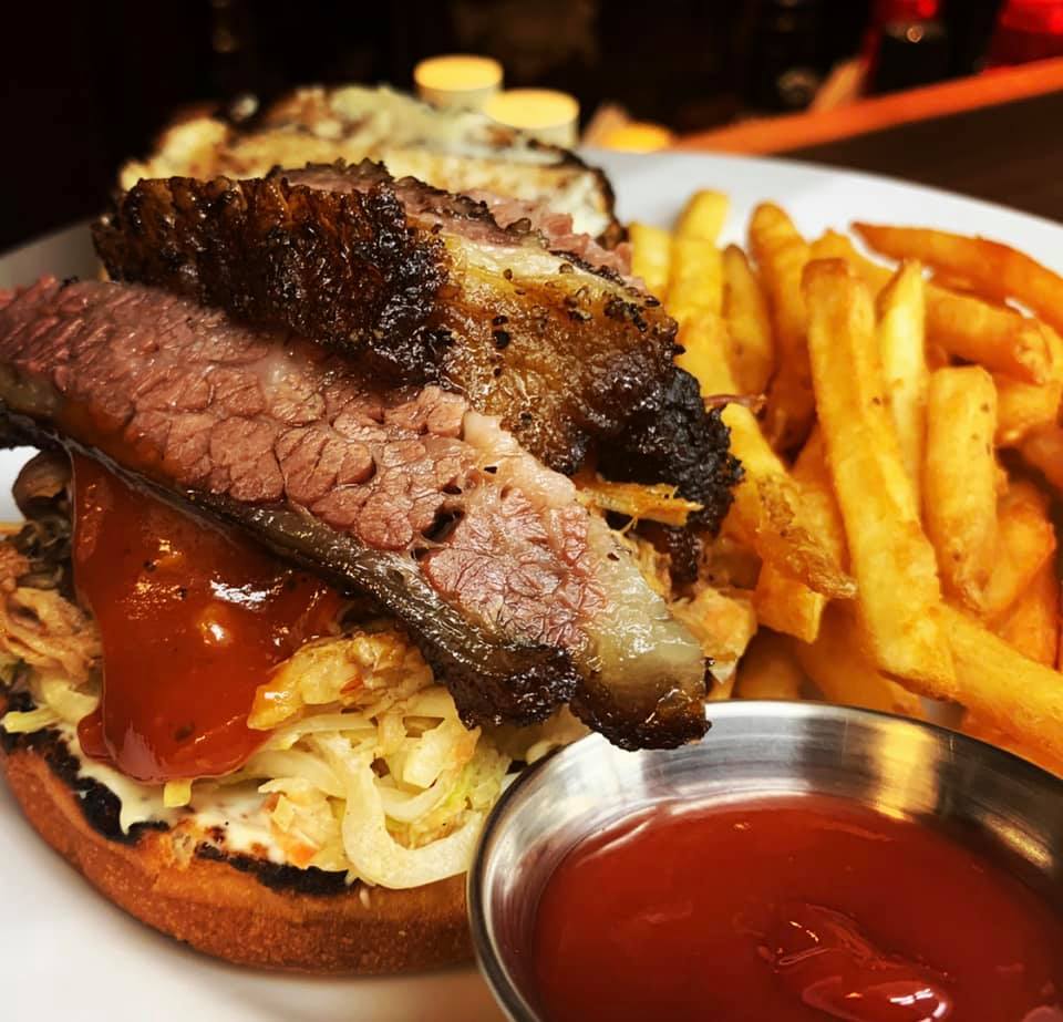 その他 Ratburger ラスベガスのファットバーガーで超特大パテ680gのXXXLサイズの